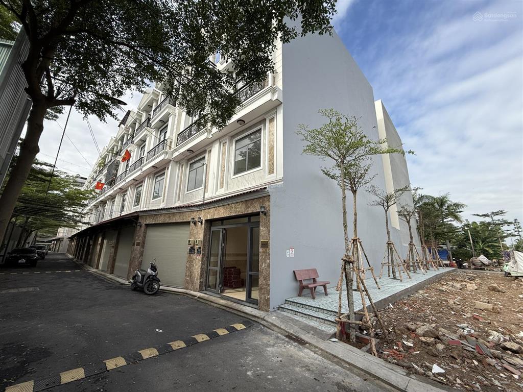 Chính chủ bán gấp nhà 3 lầu sát vạn phúc city, ngay trục ql13 mở rộng 60m, đường 9m kdc hiện hữu