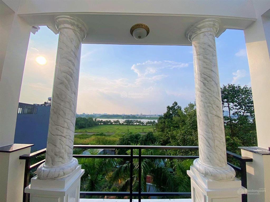 Chủ giảm giá mạnh bán gấp dãy nhà phố mới xây đường 9m thông ô bàn cờ, cách ql13 200m, view sông sg