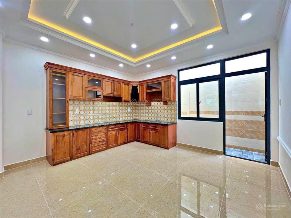 Chủ giảm giá mạnh bán gấp dãy nhà phố mới xây đường 9m thông ô bàn cờ, cách ql13 200m, view sông sg