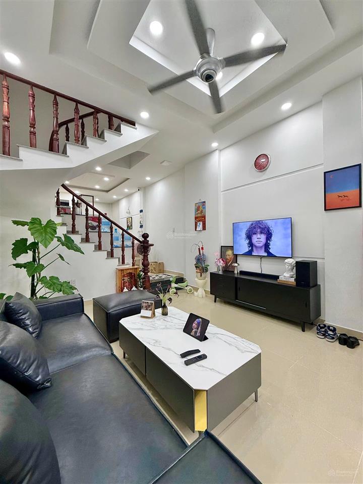 Chủ bán gấp nhà 2 lầu kdc an ninh, phù hợp ở hoặc mở vp cty, hẻm xe tải, shr hoàn công, giá tl tốt