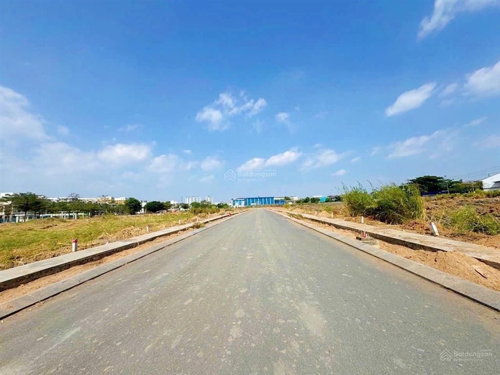 Chính chủ bán đất ngay đô thị vạn phúc city  sổ hồng riêng từng nền ngay trường mầm non hiệp bình