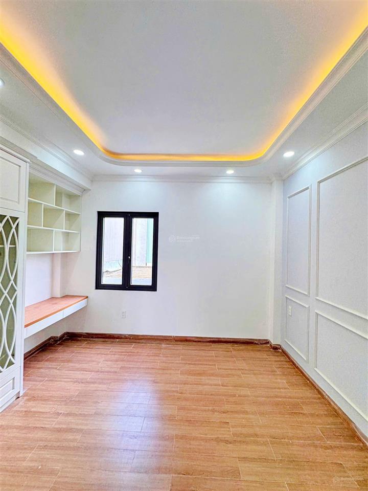 Nhà đẹp 4 tầng full nội thất ngay vạn phúc city, cách ql13 200m, sổ riêng hoàn công, tiện cho thuê