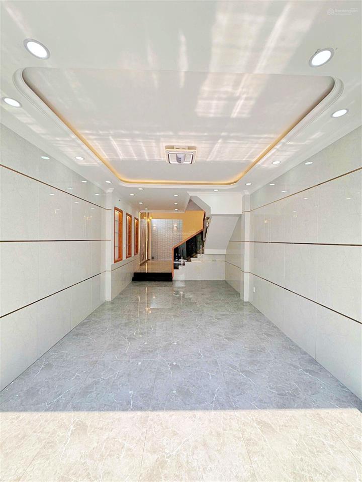 Nhà đẹp 4 tầng full nội thất ngay vạn phúc city, cách ql13 200m, sổ riêng hoàn công, tiện cho thuê