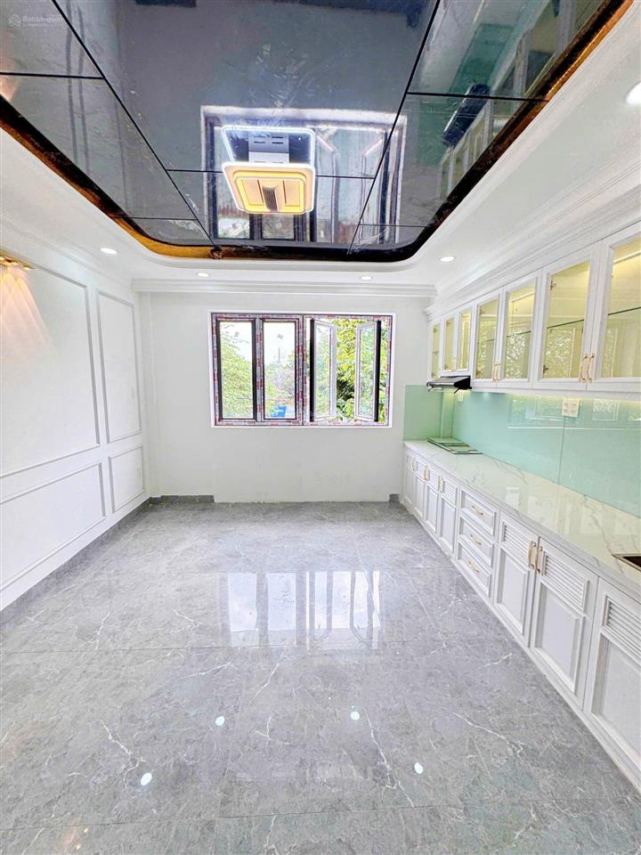 Nhà đẹp 4 tầng full nội thất ngay vạn phúc city, cách ql13 200m, sổ riêng hoàn công, tiện cho thuê
