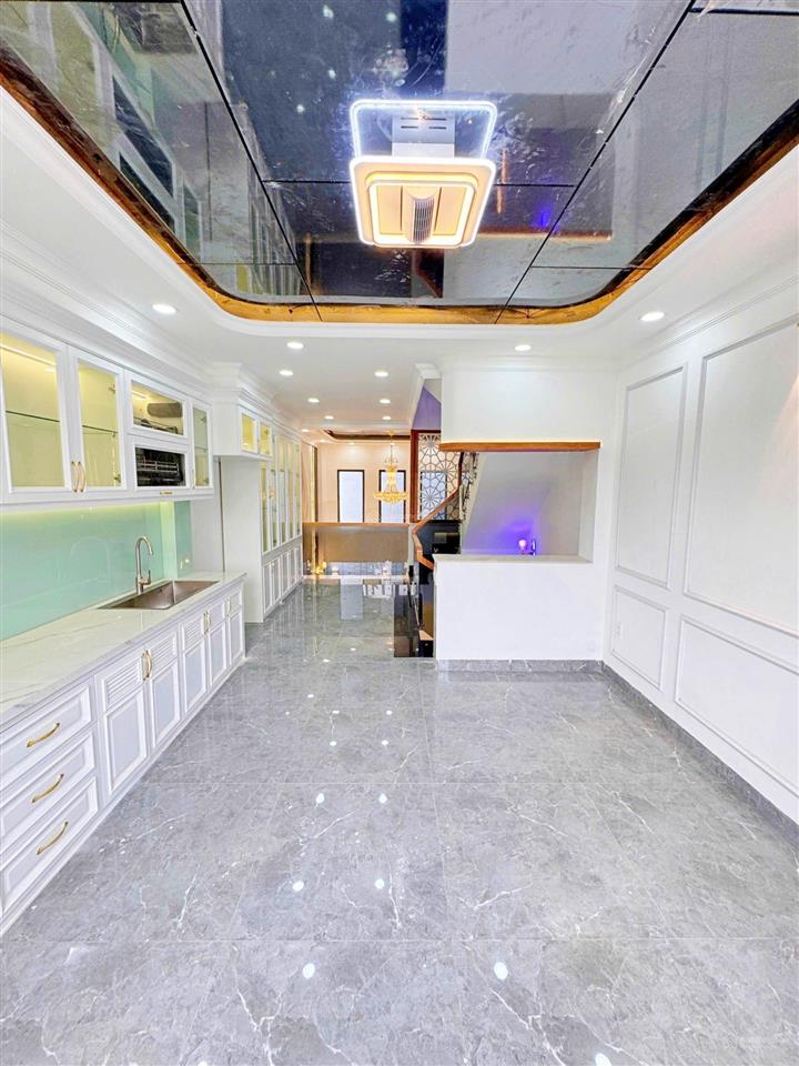 Nhà đẹp 4 tầng full nội thất ngay vạn phúc city, cách ql13 200m, sổ riêng hoàn công, tiện cho thuê