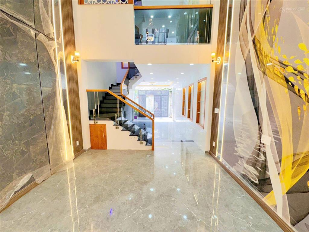 Nhà đẹp 4 tầng full nội thất ngay vạn phúc city, cách ql13 200m, sổ riêng hoàn công, tiện cho thuê
