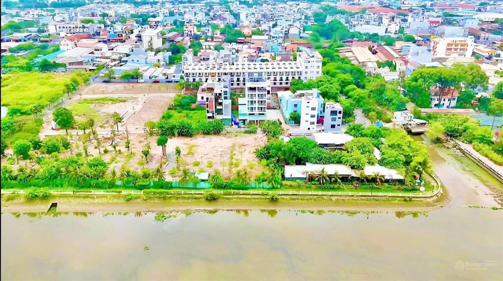 Chủ ngộp bank cần bán gấp nhà phố mặt tiền đường 9m view sông sài gòn, cách trung tâm q1 10 phút