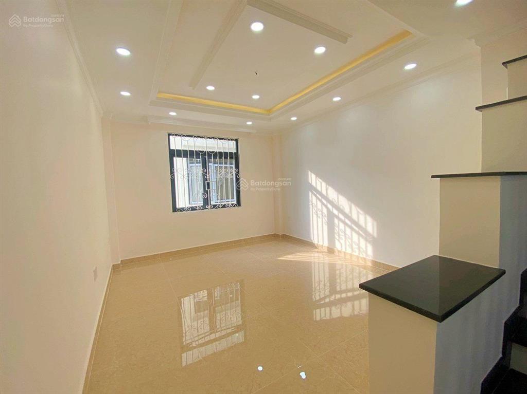 Chủ ngộp bank cần bán gấp nhà phố mặt tiền đường 9m view sông sài gòn, cách trung tâm q1 10 phút