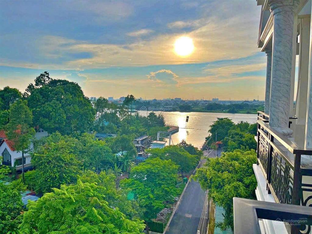 Chủ ngộp bank cần bán gấp nhà phố mặt tiền đường 9m view sông sài gòn, cách trung tâm q1 10 phút