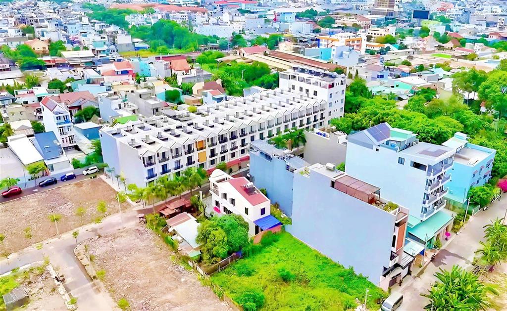 Chủ ngộp bank cần bán gấp nhà phố mặt tiền đường 9m view sông sài gòn, cách trung tâm q1 10 phút