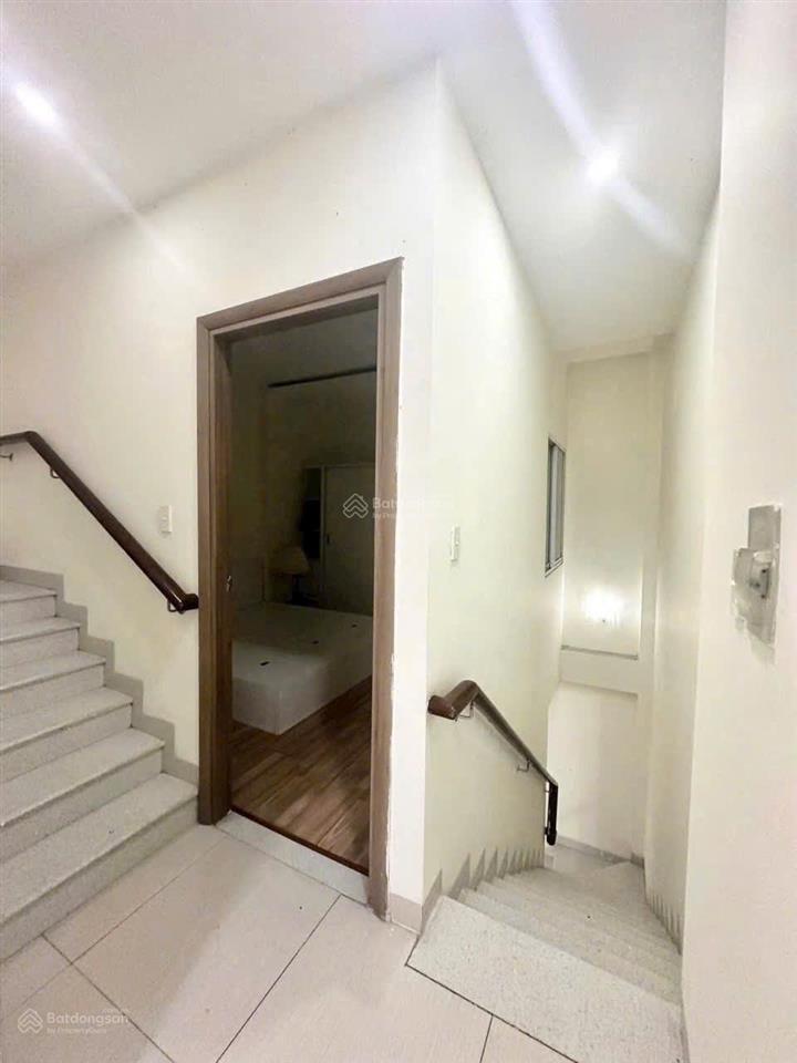 Bán gấp nhà 2 tầng ngay đường số 8 phố huỳnh trâm, đường thông kdc hồng long, sổ riêng hoàn công