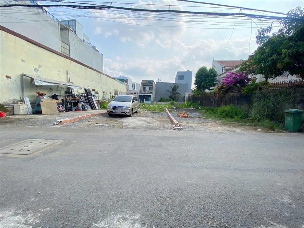 Bán đất ngay đường số 9 cách ql13 200m, sổ riêng, xd tự do, thông vạn phúc city