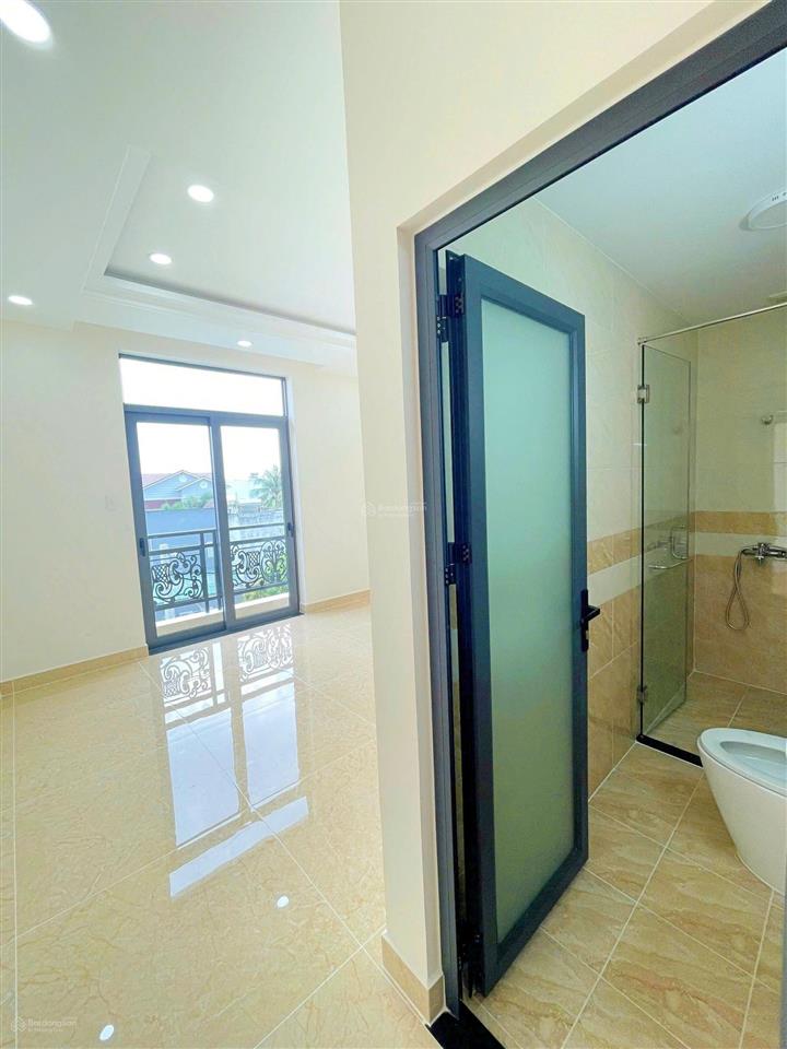 Cho thuê nhà 3 tầng khu đồng bộ ven sông sg, sát vạn phúc city, cách ql13 200m, đường thông bàn cờ