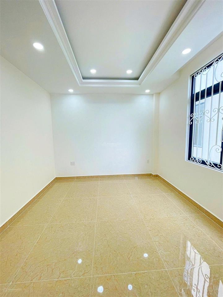 Cho thuê nhà 3 tầng khu đồng bộ ven sông sg, sát vạn phúc city, cách ql13 200m, đường thông bàn cờ