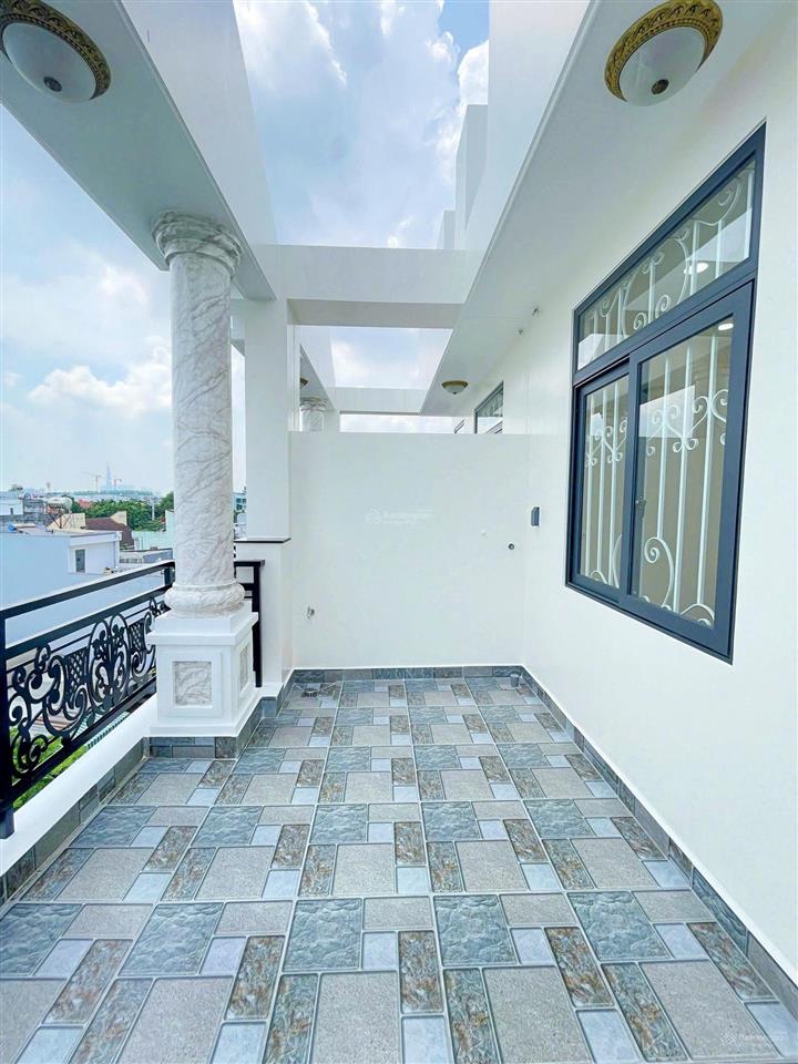 Cho thuê nhà 3 tầng khu đồng bộ ven sông sg, sát vạn phúc city, cách ql13 200m, đường thông bàn cờ
