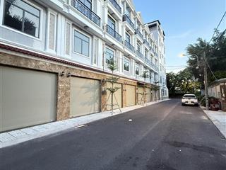 Cho thuê nhà 3 tầng khu đồng bộ ven sông sg, sát vạn phúc city, cách ql13 200m, đường thông bàn cờ