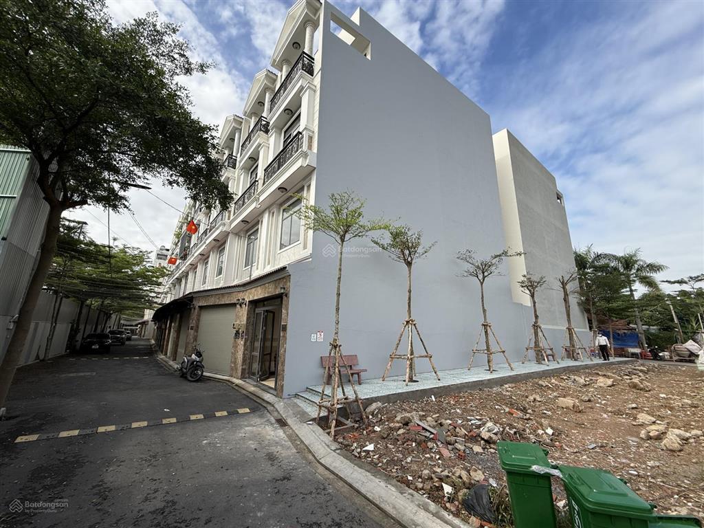 Cho thuê nhà 3 tầng khu đồng bộ ven sông sg, sát vạn phúc city, cách ql13 200m, đường thông bàn cờ