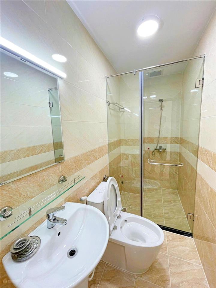 Cho thuê nhà 3 tầng khu đồng bộ ven sông sg, sát vạn phúc city, cách ql13 200m, đường thông bàn cờ
