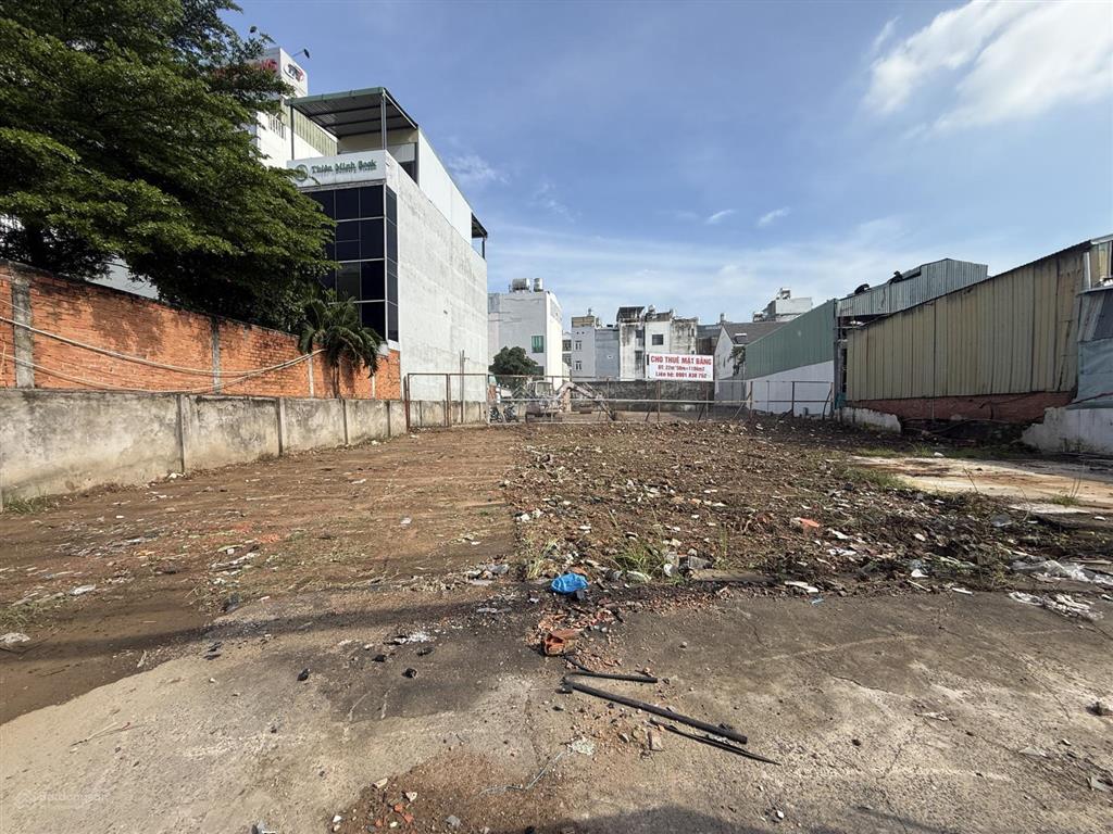Cho thuê đất mặt tiền ql13 ngang 22x50=1100m² full thổ cư ngay cầu ông dầu, sát vạn phúc city
