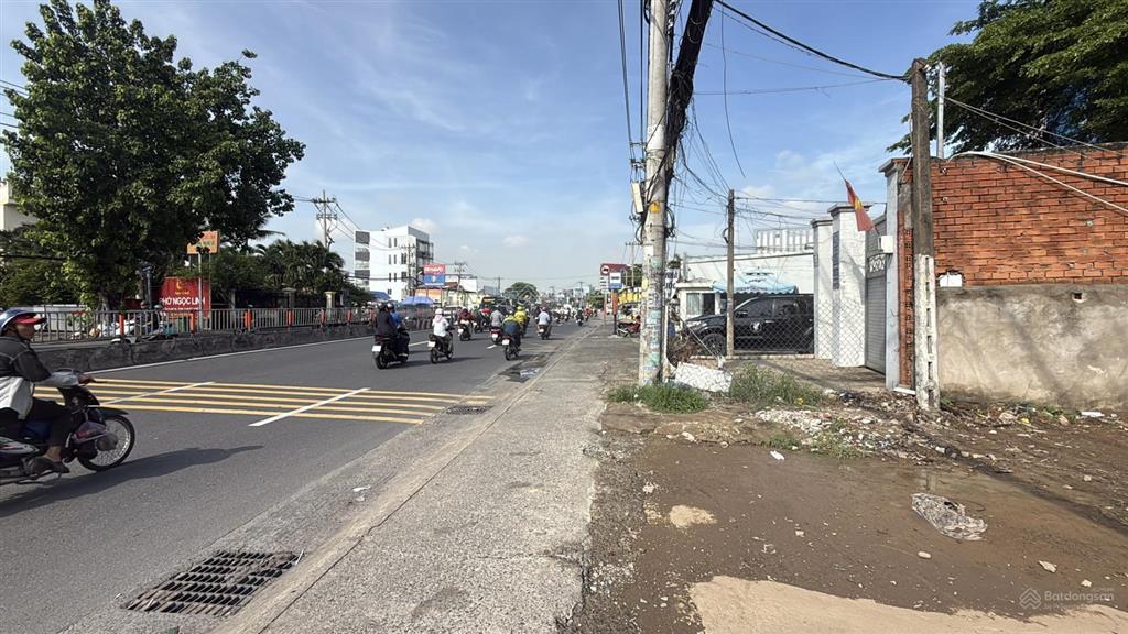 Cho thuê đất mặt tiền ql13 ngang 22x50=1100m² full thổ cư ngay cầu ông dầu, sát vạn phúc city
