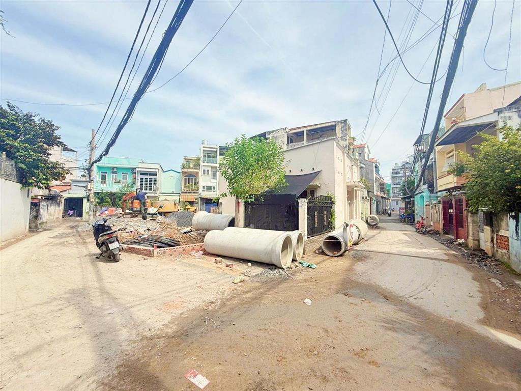 Bán lô đất góc 2 mặt tiền hẻm ô tô ngay đường dương văn cam, chỉ cách phạm văn đồng 300m, sổ riêng