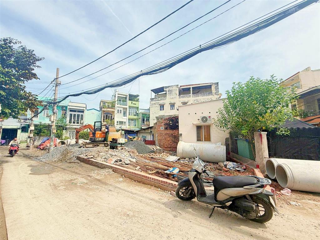 Bán lô đất góc 2 mặt tiền hẻm ô tô ngay đường dương văn cam, chỉ cách phạm văn đồng 300m, sổ riêng