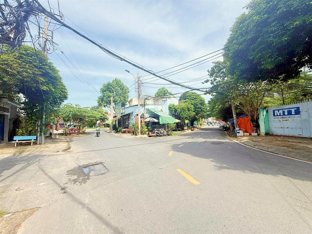 Bán lô đất góc 2 mặt tiền hẻm ô tô ngay đường dương văn cam, chỉ cách phạm văn đồng 300m, sổ riêng