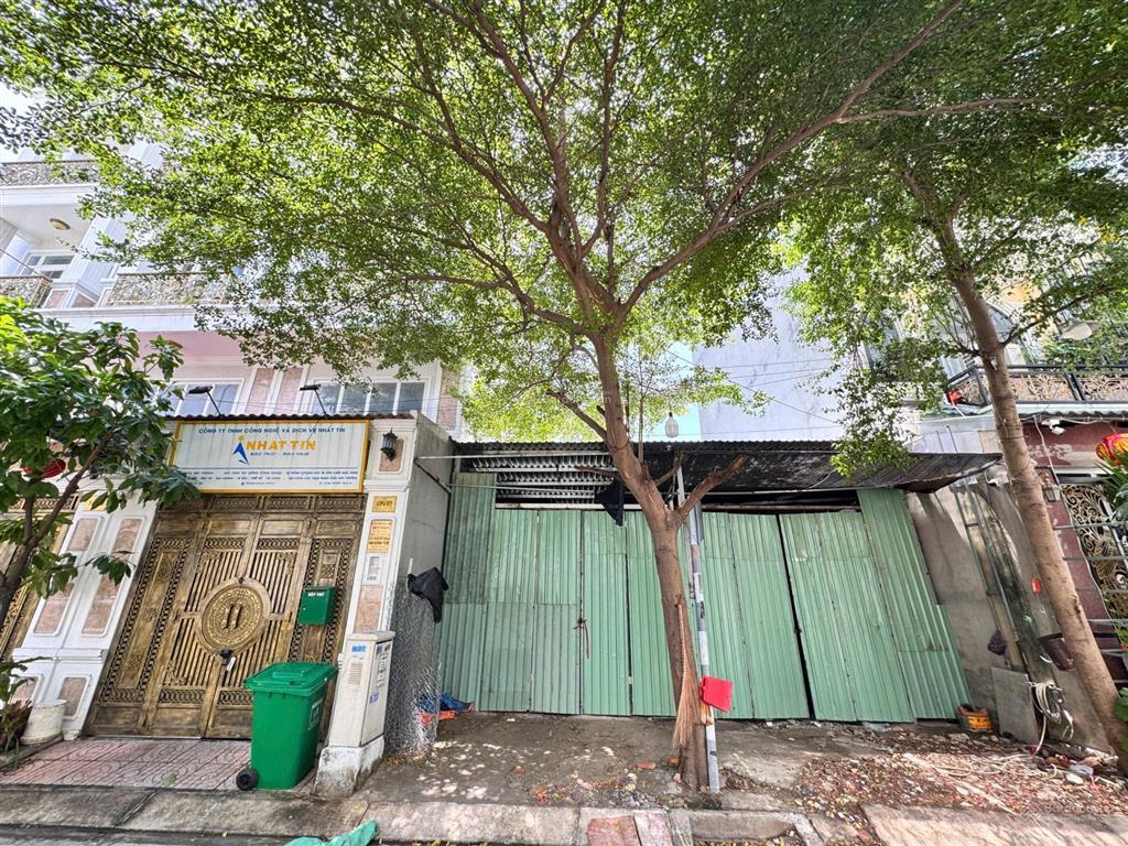 Bán đất full thổ cư ngay kdc lộc vừng, cách ql13 30m  đường 7m thông kdt vạn phúc city