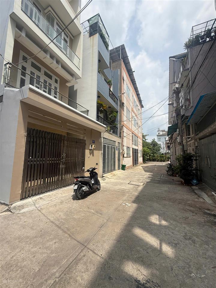 Cho thuê nhà 3 tầng ngay ds27 phạm văn đồng  sát trường học ngô chí quốc , ngang hơn 5m