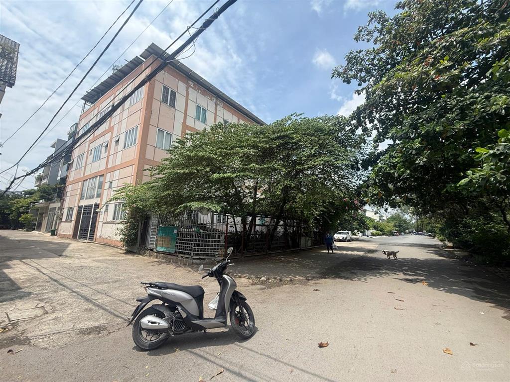Cho thuê nhà 3 tầng ngay ds27 phạm văn đồng  sát trường học ngô chí quốc , ngang hơn 5m