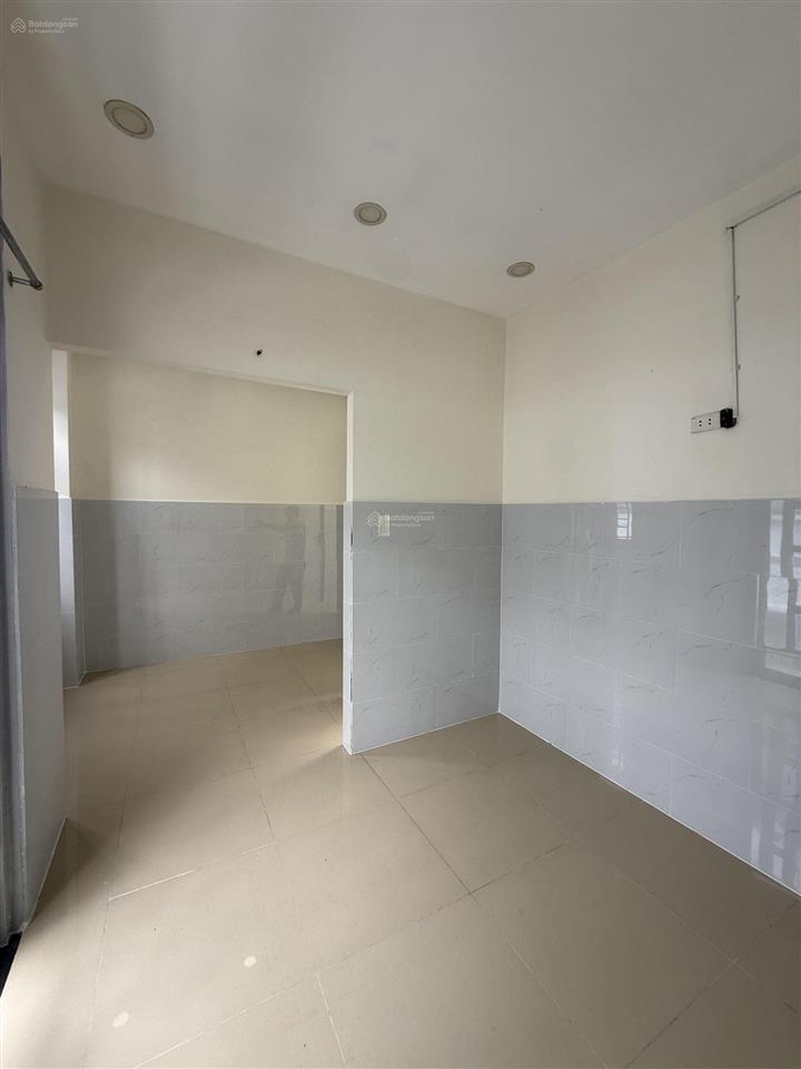 Bán gấp nhà 2 tầng ngay đường số 9 thông kdt vạn phúc city, ngang 5m, cách ql13 200m