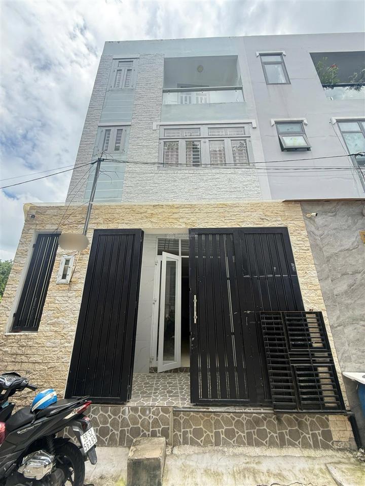 Bán gấp nhà 2 tầng ngay đường số 9 thông kdt vạn phúc city, ngang 5m, cách ql13 200m