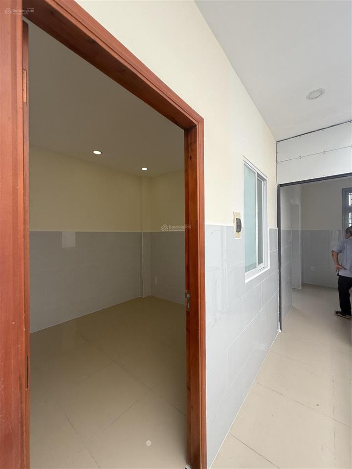 Bán gấp nhà 2 tầng ngay đường số 9 thông kdt vạn phúc city, ngang 5m, cách ql13 200m