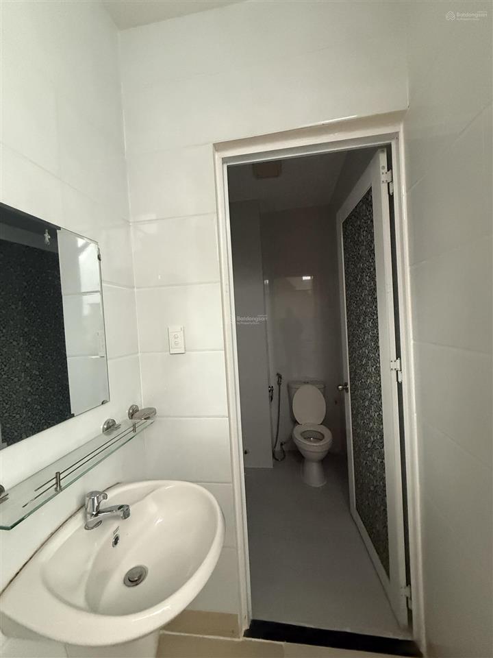 Bán gấp nhà 2 tầng ngay đường số 9 thông kdt vạn phúc city, ngang 5m, cách ql13 200m