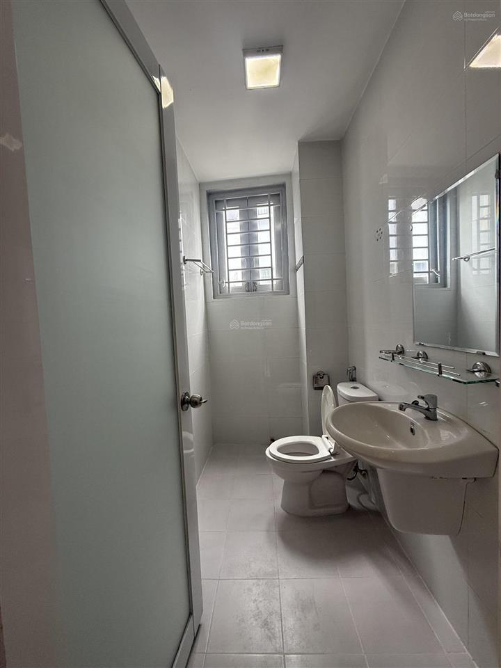 Bán gấp nhà 2 tầng ngay đường số 9 thông kdt vạn phúc city, ngang 5m, cách ql13 200m