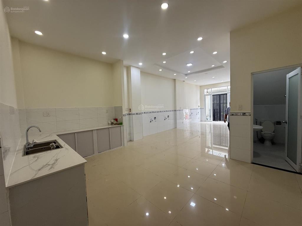 Bán gấp nhà 2 tầng ngay đường số 9 thông kdt vạn phúc city, ngang 5m, cách ql13 200m