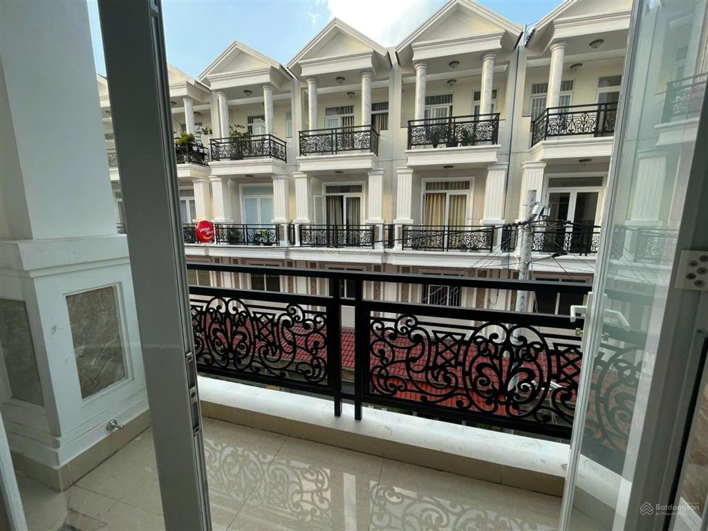 Cho thuê nhà đồng bộ 3 tầng khu văn minh ngay ngã tư hiệp bình phước, cách ql13 50m