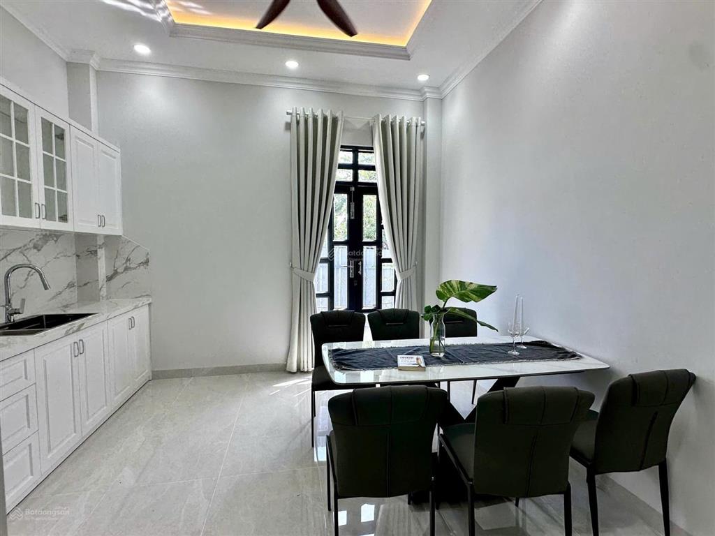 Bán gấp nhà 3 tầng hẻm thông 6m ngay h520 thông thoáng sang chung cư urban green, có thang máy
