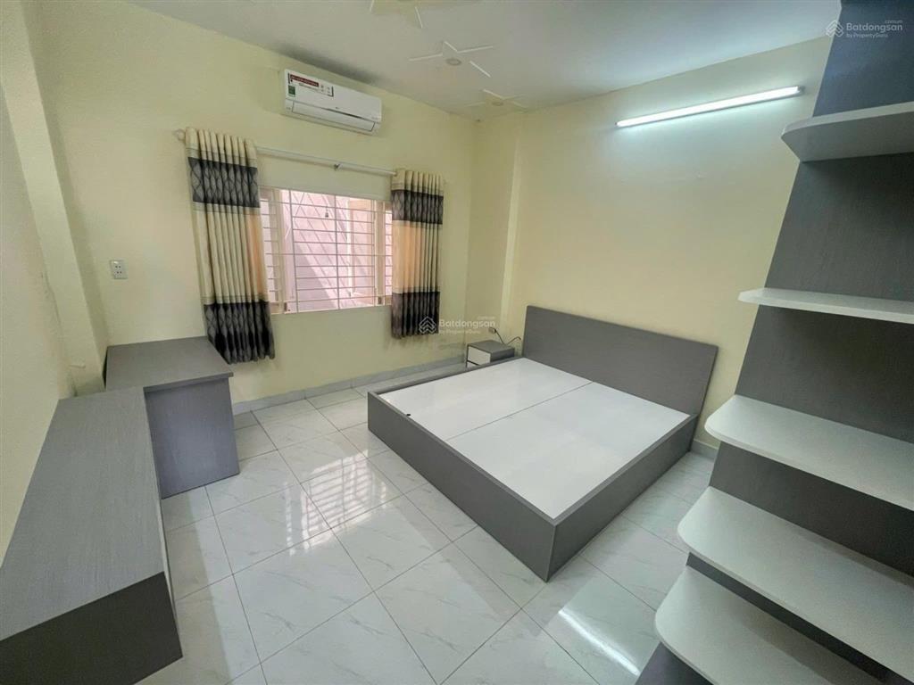 Ngộp  ngân hàng bán gấp nhà 2 tầng ngay chợ bình triệu 68m2 shr hxh