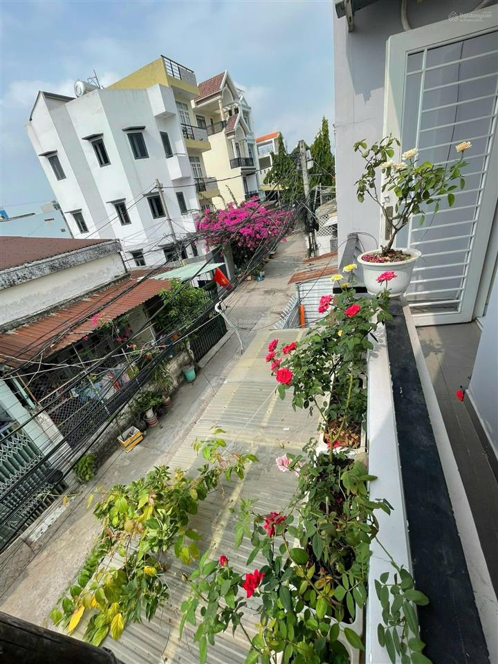 Ngộp  ngân hàng bán gấp nhà 2 tầng ngay chợ bình triệu 68m2 shr hxh