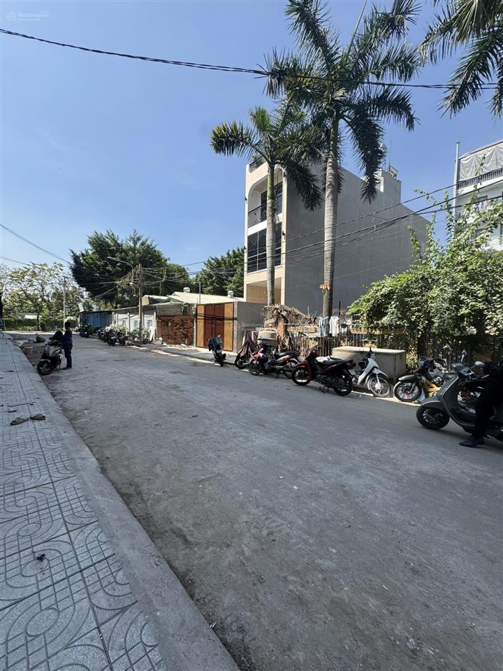 Nhà 4 tầng ven sông sg đẹp nhất trục ql13