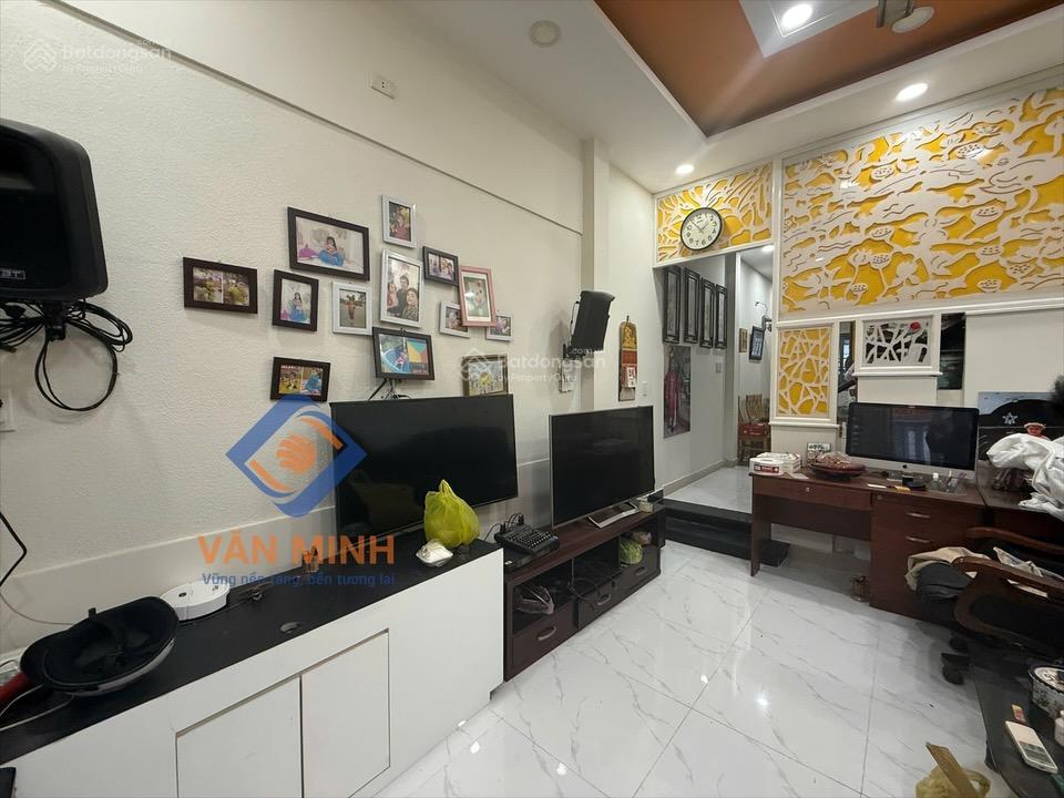 Nhà 4 tầng hẻm 7m sát ql13 , 13tr/tháng  cách vạn phúc chỉ 2km