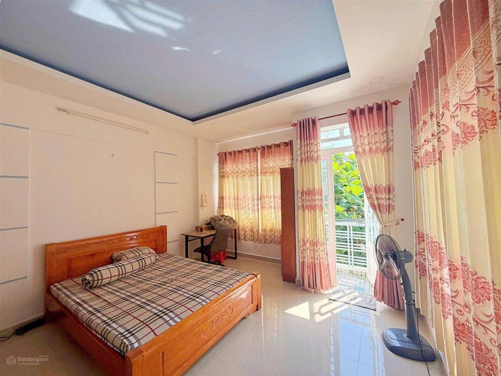 Căn góc 2 mặt tiền  nhà ngang 5m, đường thông gần ql13, giá 7 tỷ 2 shr