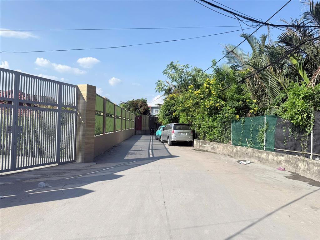 Lô đất đẹp nằm trong kdc giá chỉ 4,6 tỷ/shr  hẻm xe hơi vào tận đất