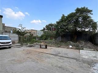 Lô đất đẹp nằm trong kdc giá chỉ 4,6 tỷ / shr  hẻm xe hơi vào tận đất