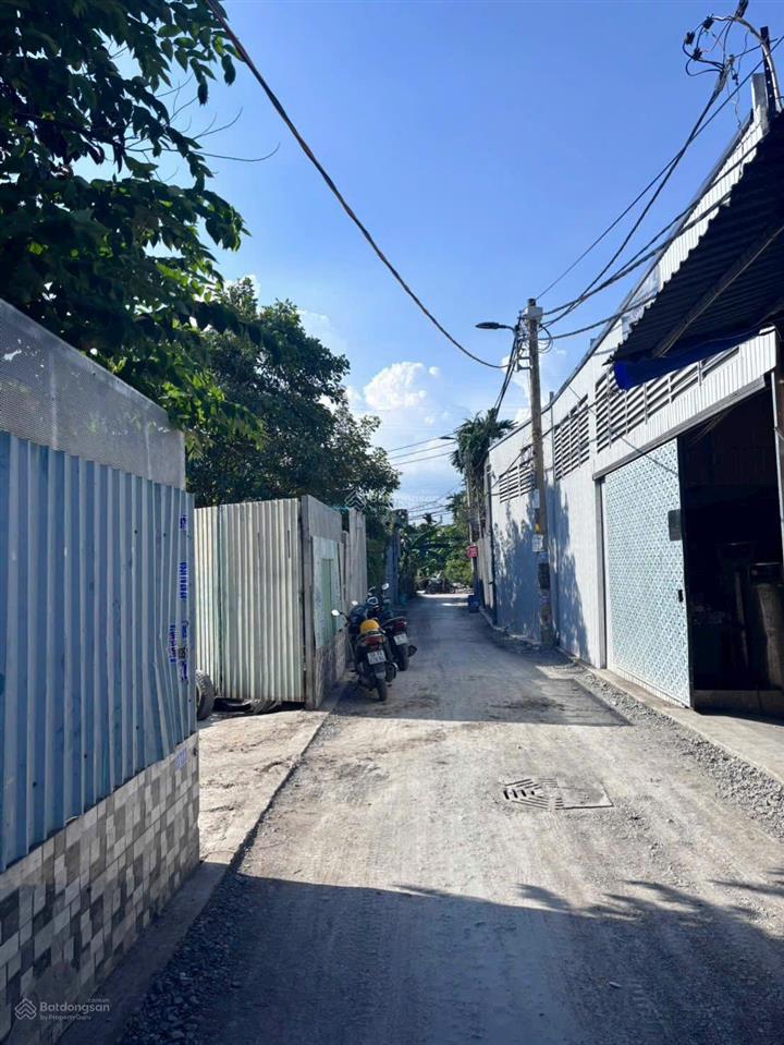 Lô đất đẹp nằm trong kdc giá chỉ 4,6 tỷ/shr  hẻm xe hơi vào tận đất