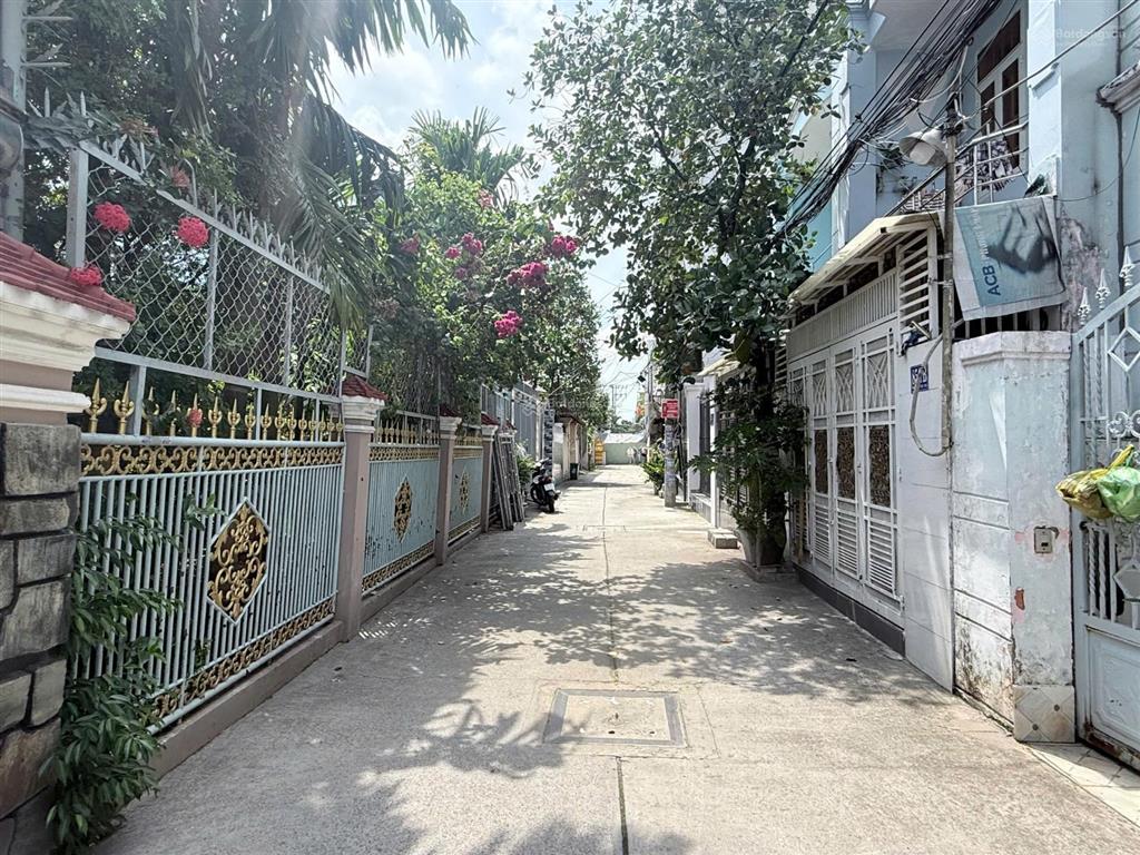 Nhà 1 trệt 2 lầu đường số 38  ngay chợ hiệp bình  cách phạm văn đồng chỉ 500m  6,2 tỷ shr