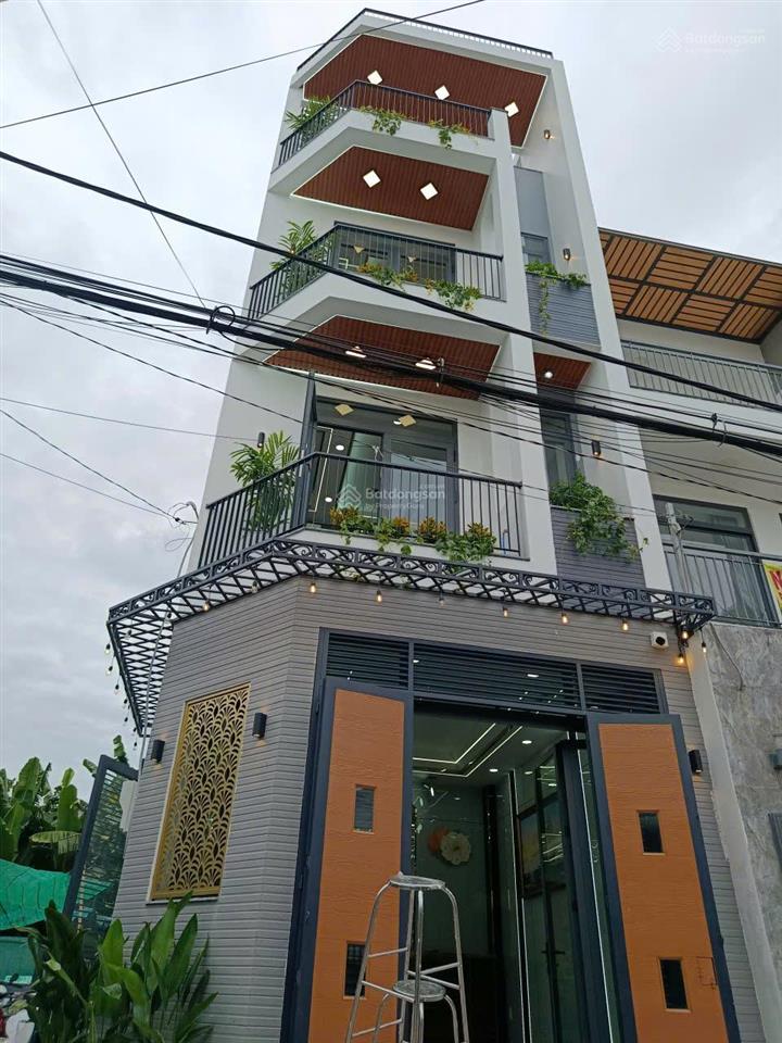 Nhà 4 tầng xây mới  căn góc 2 mặt tiền  ngay chợ đầu mối thủ đức  shr
