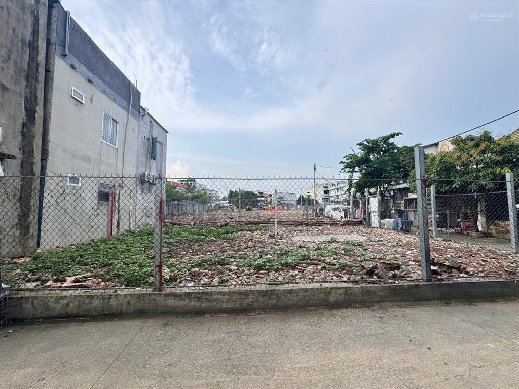 Đất 2 mặt tiền ngay chung cư urban green  hẻm 520 ql13  shr