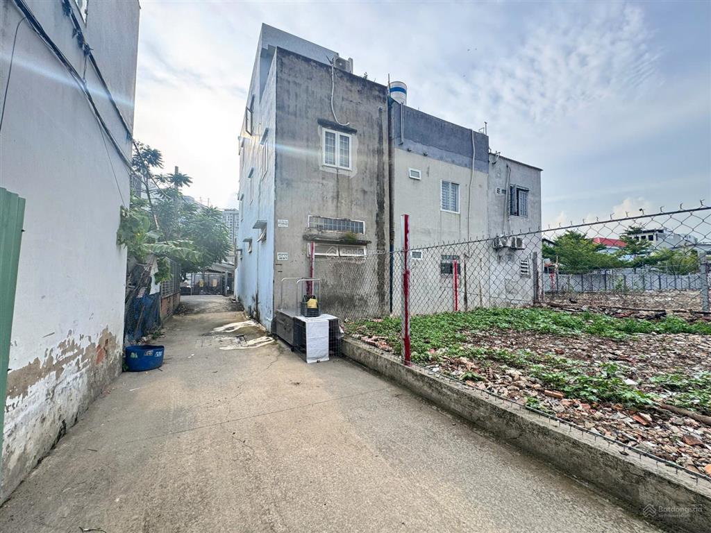 Đất 2 mặt tiền ngay chung cư urban green  hẻm 520 ql13  shr